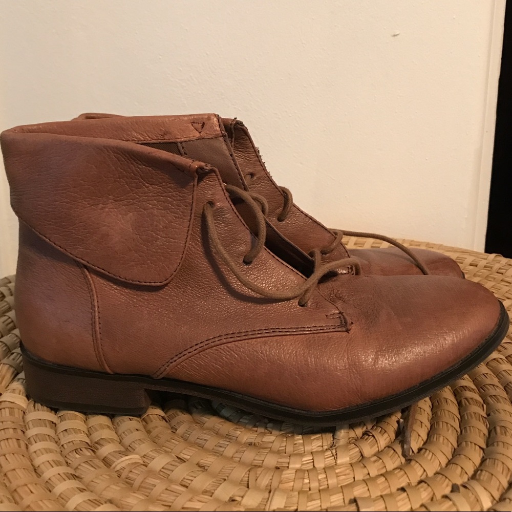 FINAL PRICE✨ Leather Steve Madden Ankle Boots