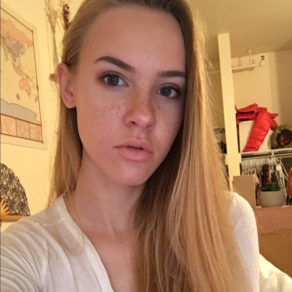 Meet your Posher, Chloe - Picture 1 of 1