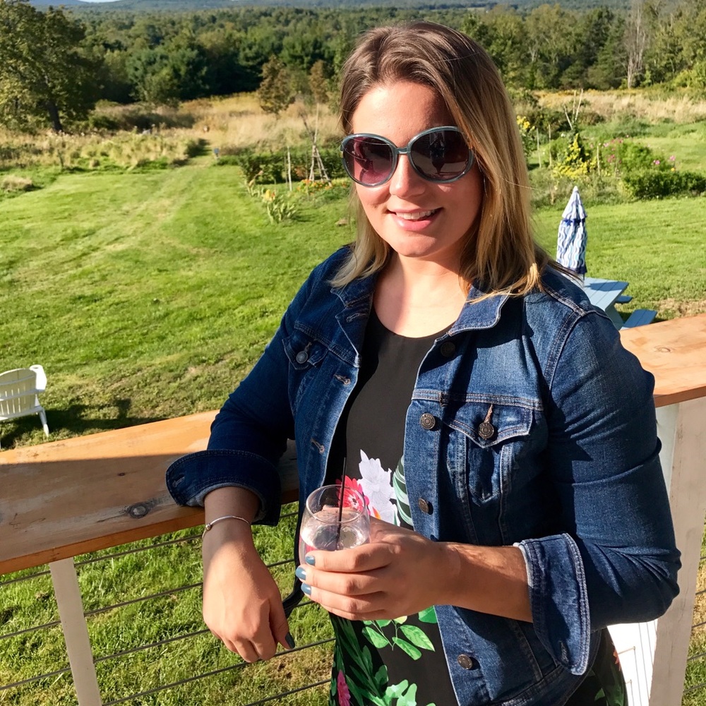 Meet your Posher, Claire