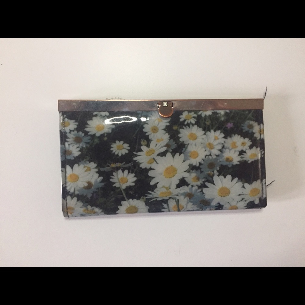 WetSeal PVC Daisy Wallet
