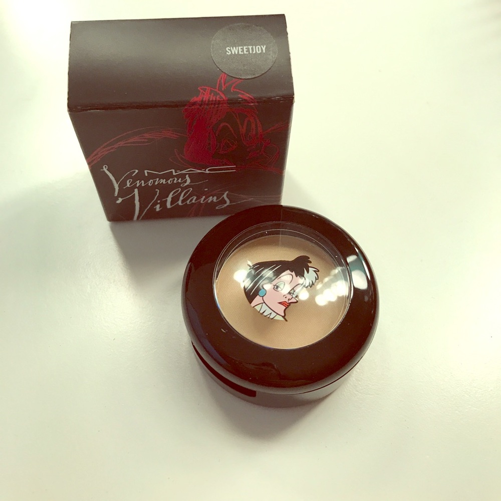 MAC Venomous Villains "Sweetjoy" eye shadow