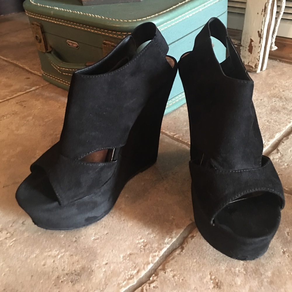 MADDEN GIRL WEDGES🦄