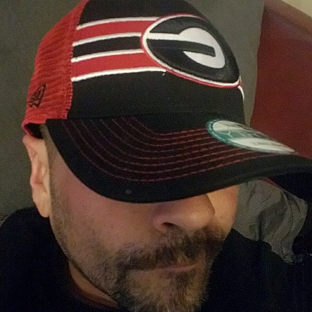 New Era Giorgia Bulldogs G Red Black Training Cap