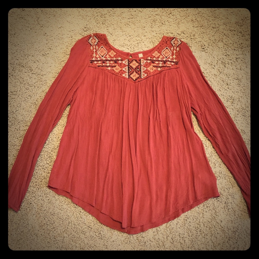 Crochet Design Flowy Long Sleeved Top