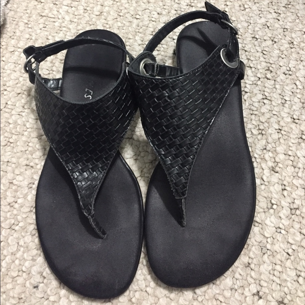 Black aerosoles sandals