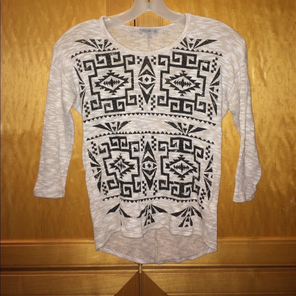 Knit pattern long sleeve with cut out back