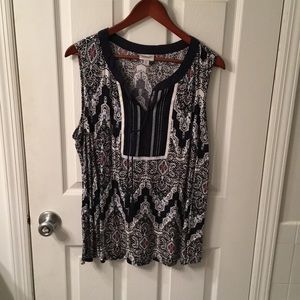 Plus size women's sleeveless blouse boho design