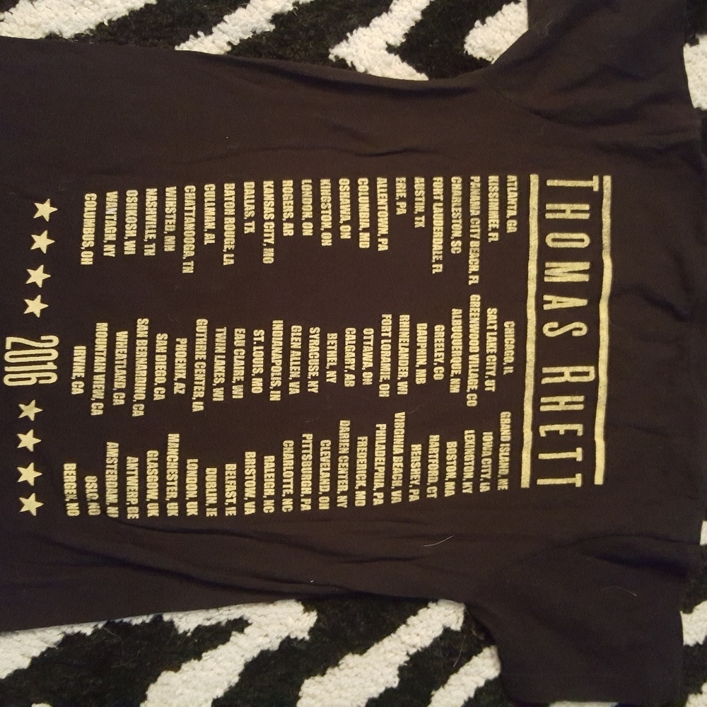 Thomas Rhett - Picture 2 of 2