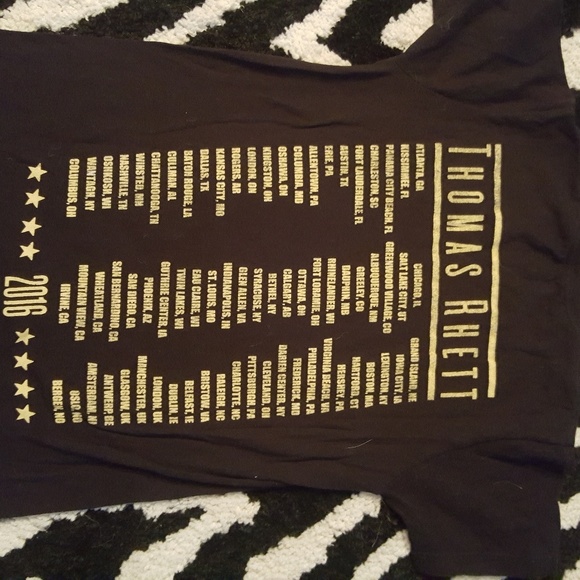 Thomas Rhett - Picture 2 of 2