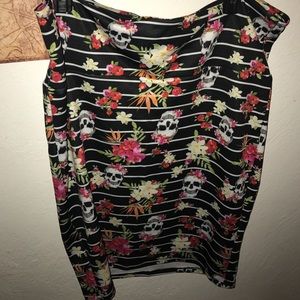 Skull pencil skirt