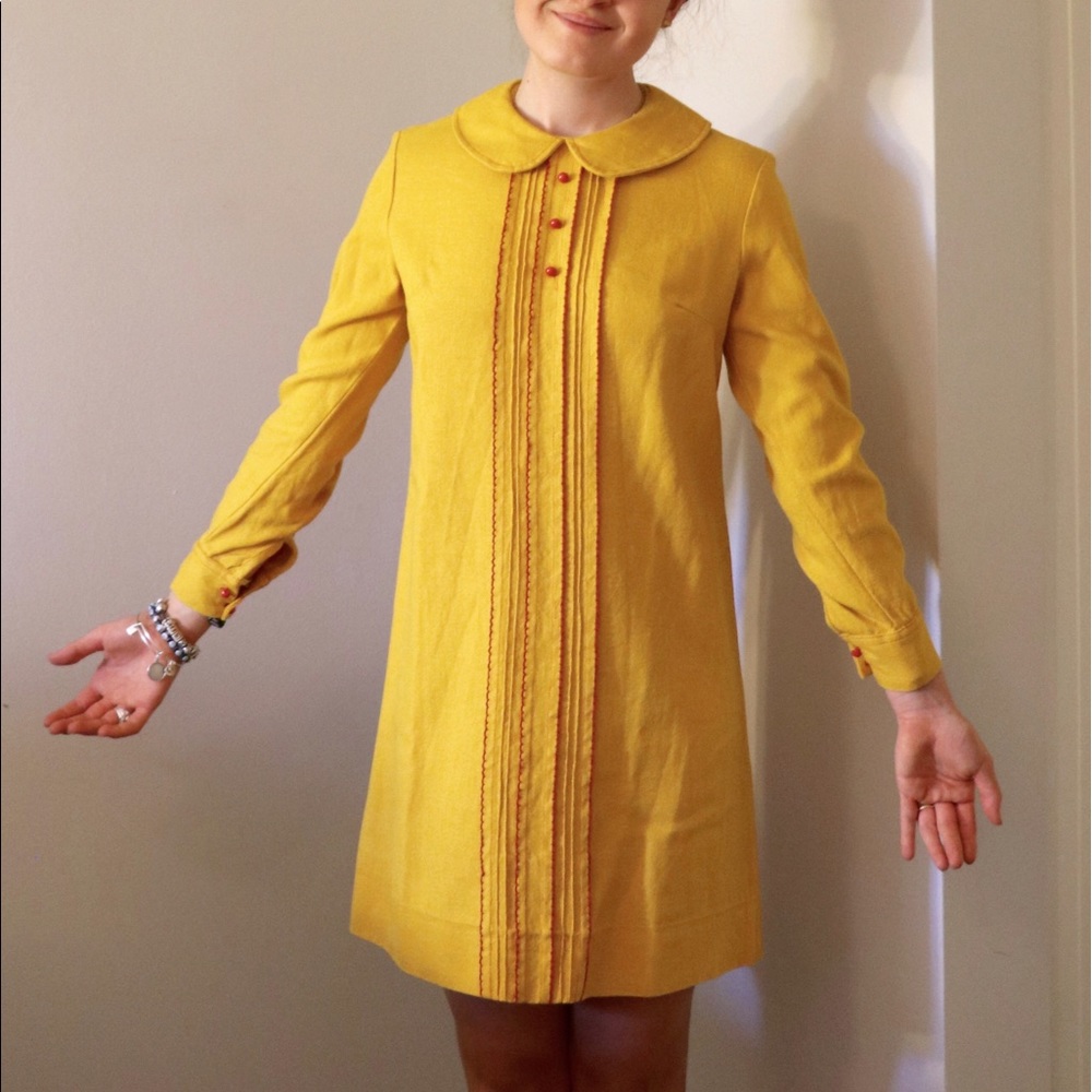 Vintage, Peter Pan collared yellow and red dress!