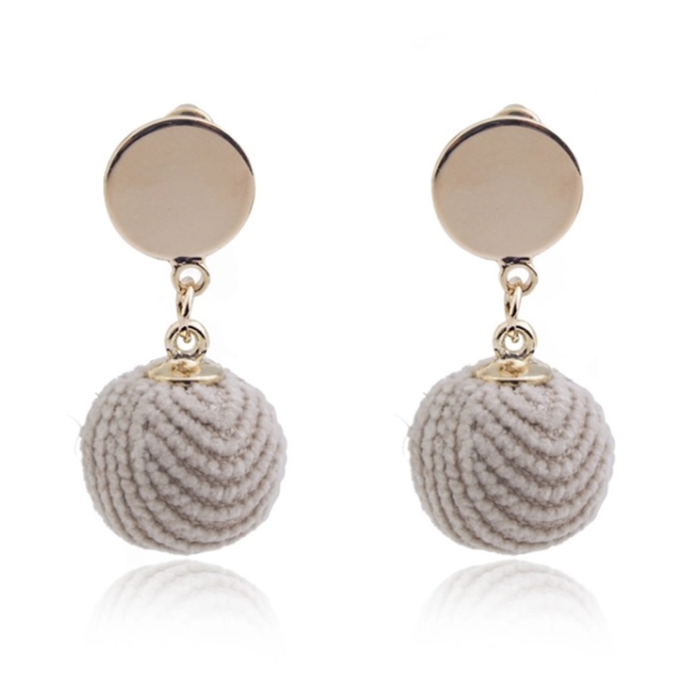 Knit and gold earrings