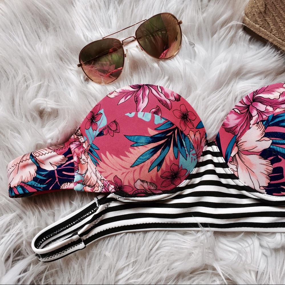 🚫SOLD🚫 Tropical Bikini Top 🌴 🌸 - Picture 2 of 5
