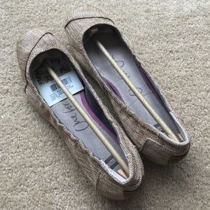 NWT Toms Women's Ballet Flats