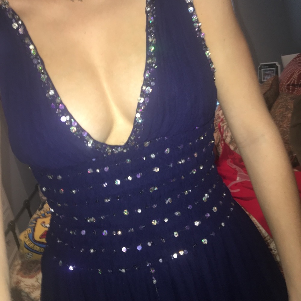 Dress - Picture 2 of 3