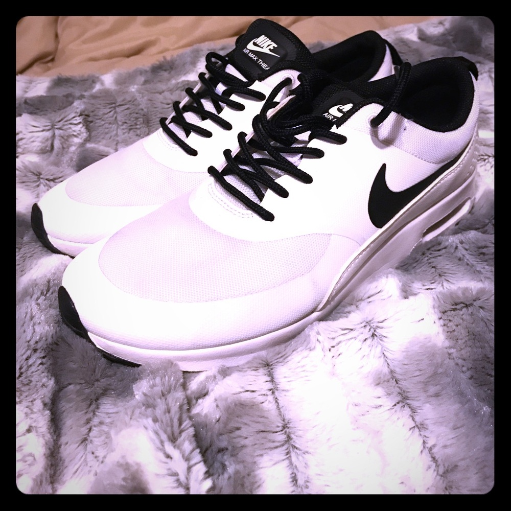Nike air max Thea- hit the offer button!!
