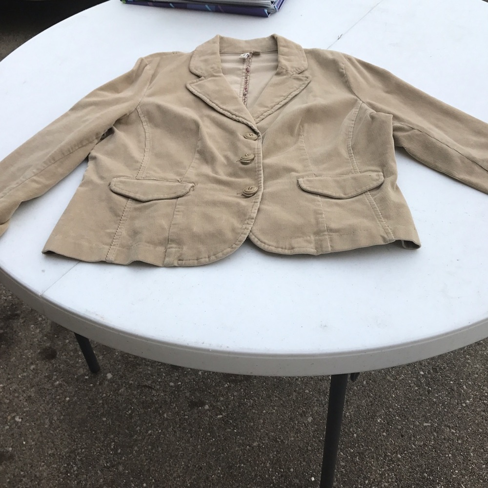 👜🚨 sale 🚨👜 Beige corduroy jacket