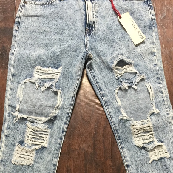 ⚜️Distressed Jeans. Mid Waist & crop bottom - Picture 3 of 6