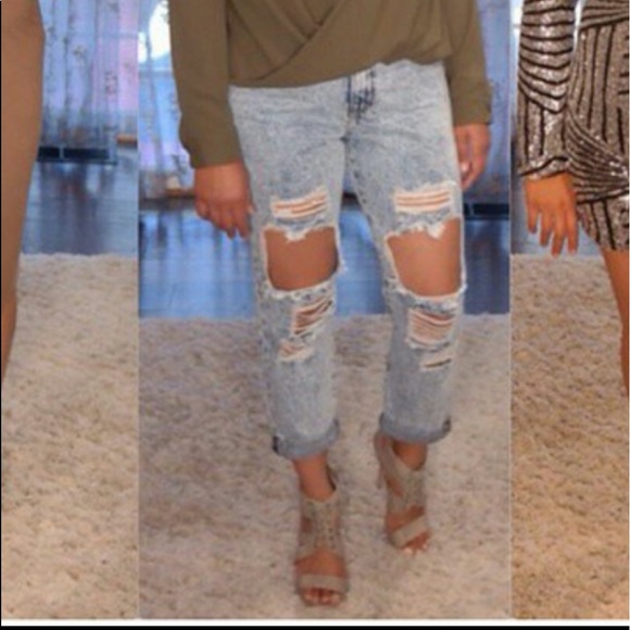 ⚜️Distressed Jeans. Mid Waist & crop bottom - Picture 4 of 6