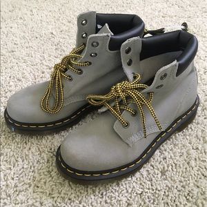 💠NEW💠 DR. MARTENS