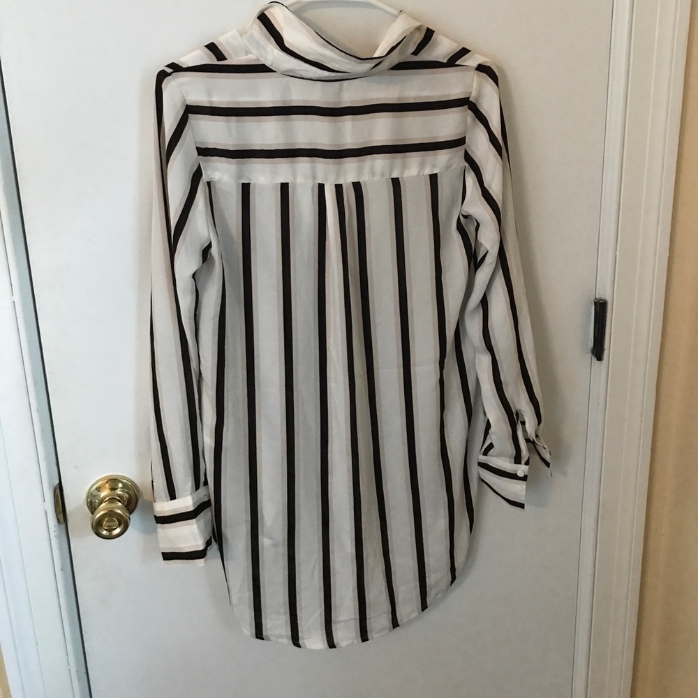 Button down blouse - Picture 2 of 2