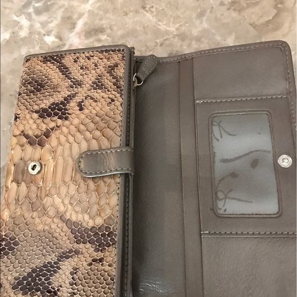 Reduced Brighton Cross Body - Large Wallet - NWOT - Picture 3 of 6