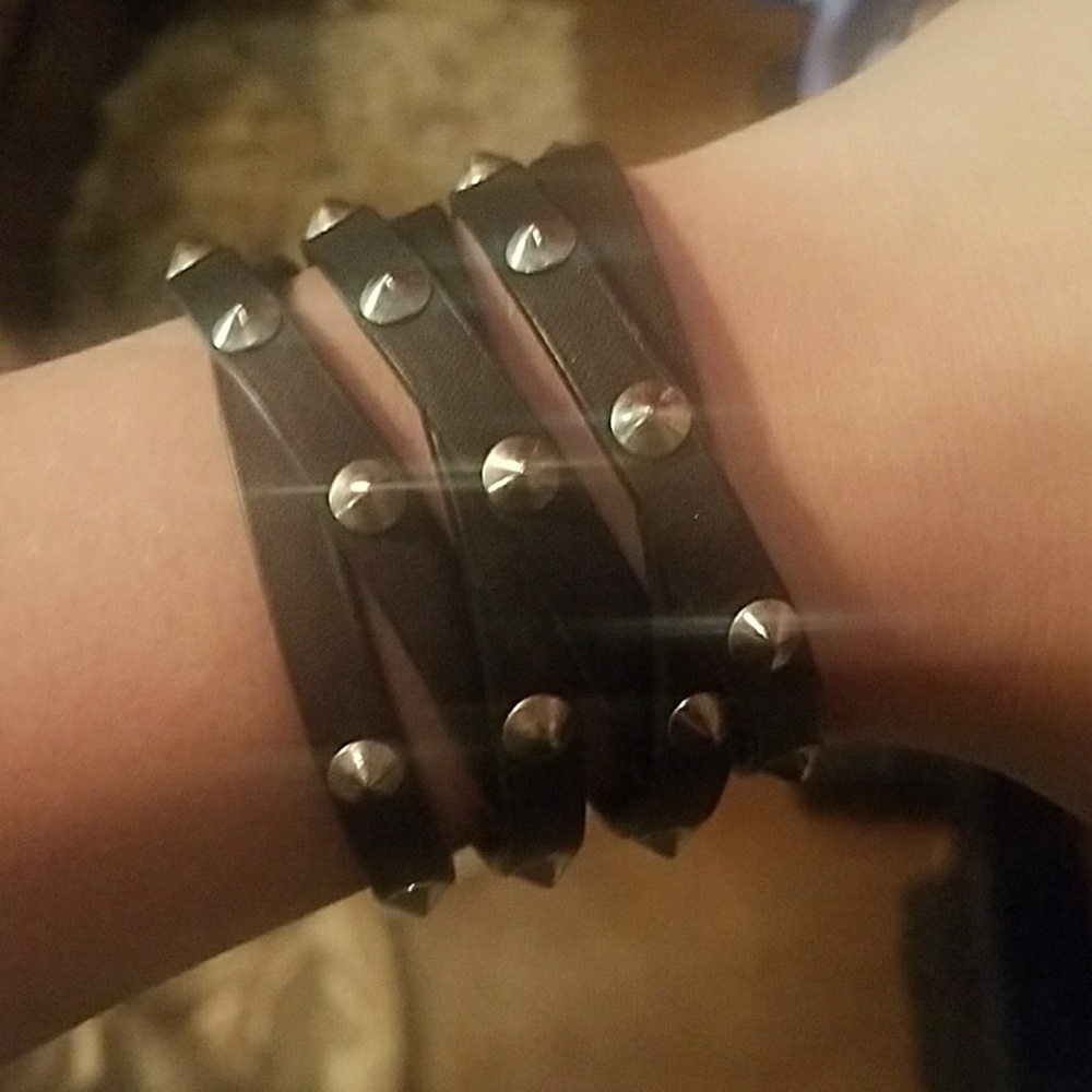 Spiked braclett