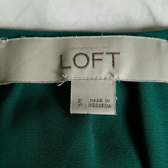 Ann Taylor Loft green chiffon blouse - Picture 2 of 4
