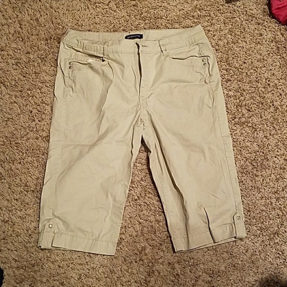 capris