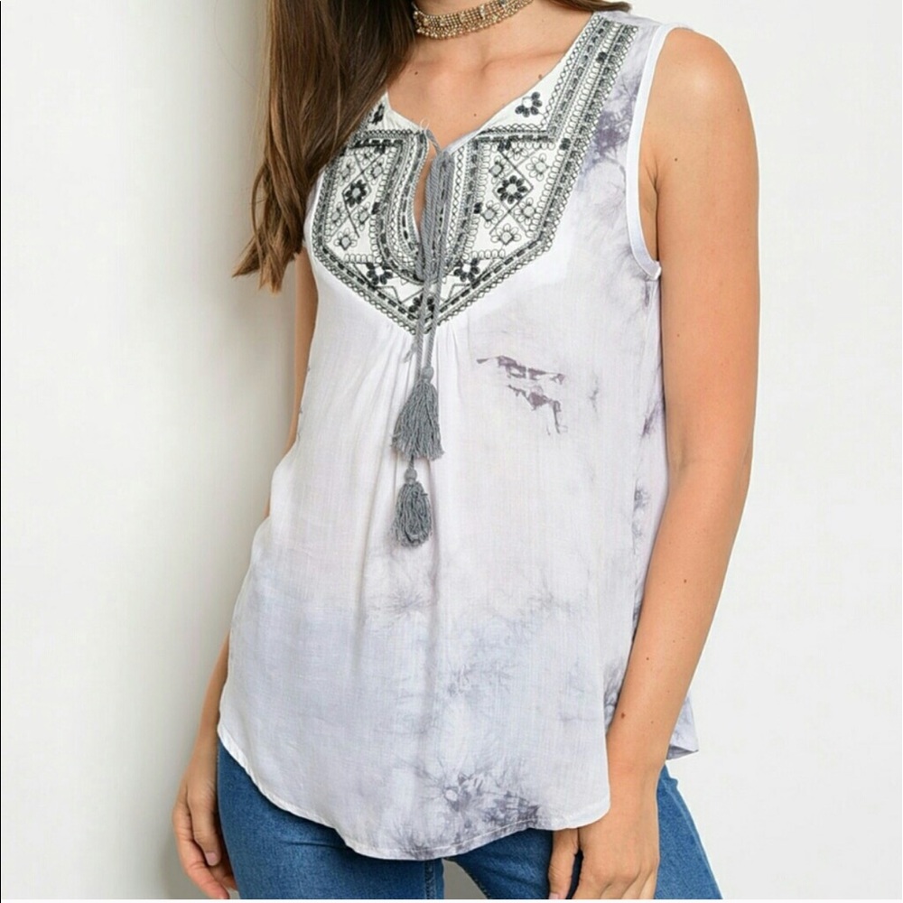 🦋Embroidered Tie Dye