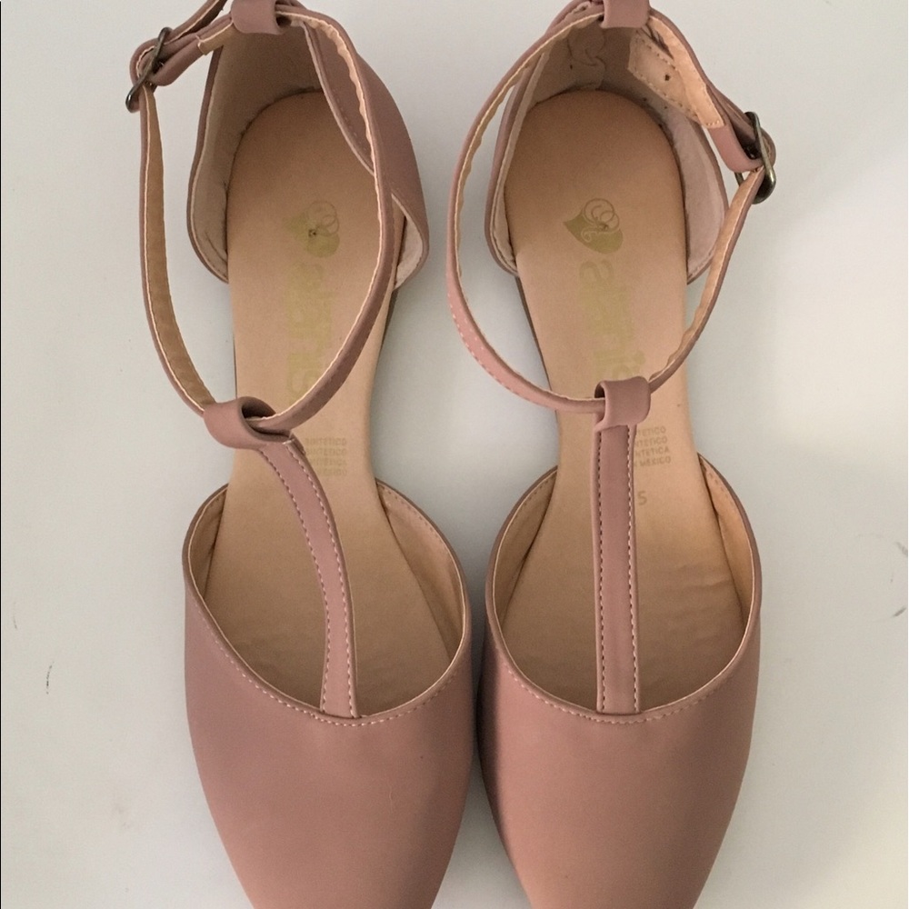 Soft flats. Sizes 7 & 8!