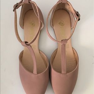 Soft flats. Sizes 7 & 8!