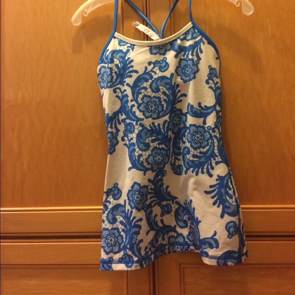 Lululemon top