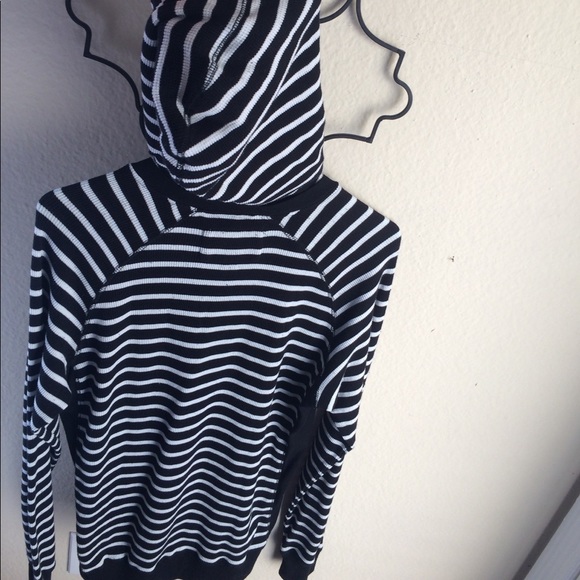 NWOT Hurley Lightweight Hoodie. - Picture 4 of 4