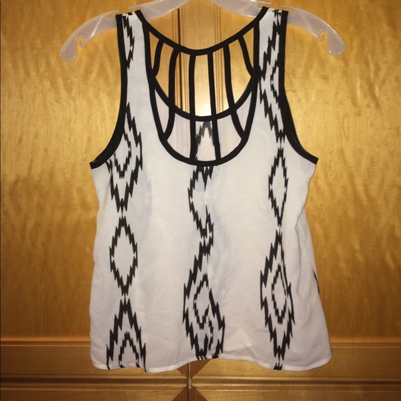 Sheer pattern top - Picture 2 of 2