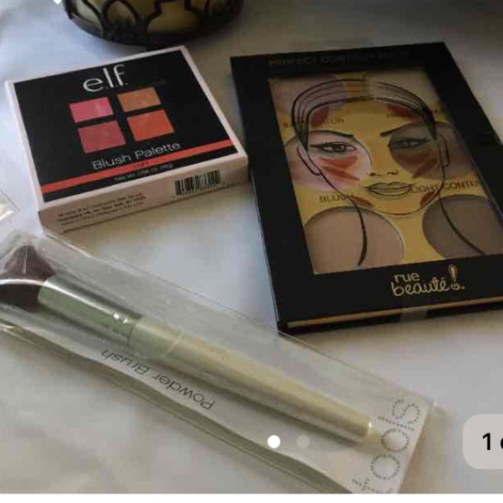 Contour and blush set