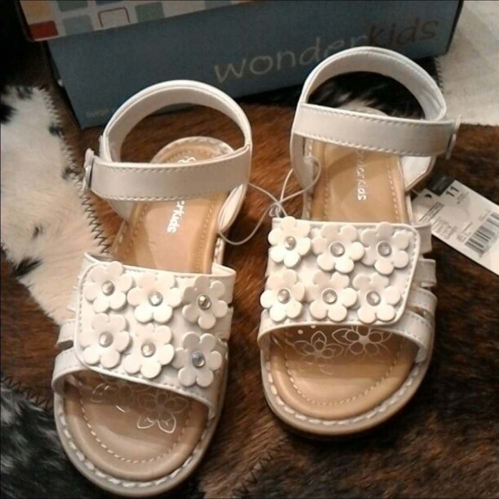 New girls Wonder Kids sandals