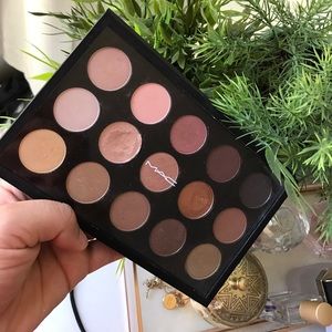 MAC Eye Shadow X 15 / Warm Neutral Palette