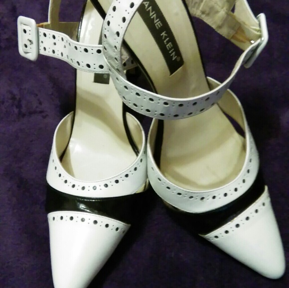 Anne Klein Slingbacks - Picture 3 of 5