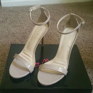 Nude heels SZ 6.5