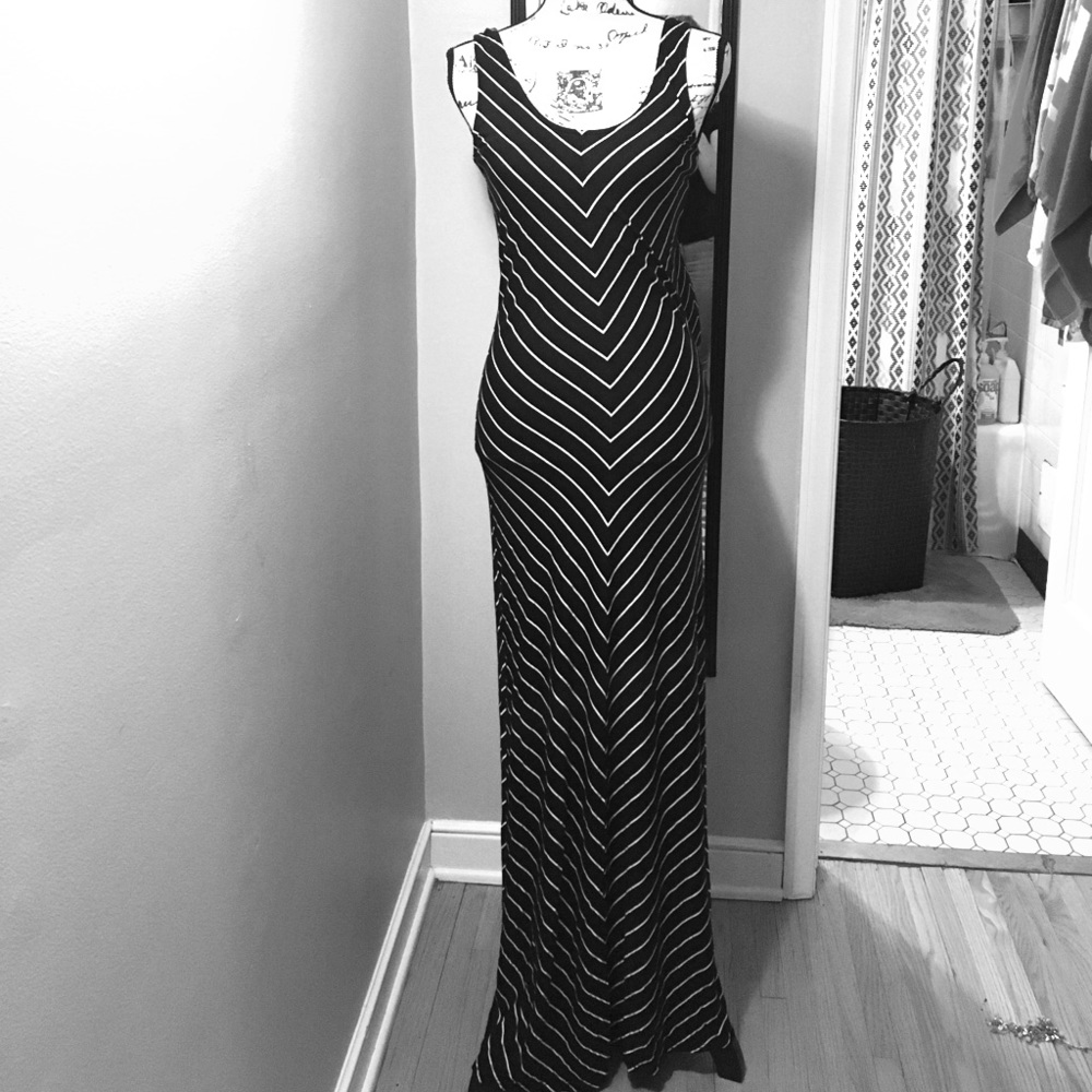 Long black and white dress