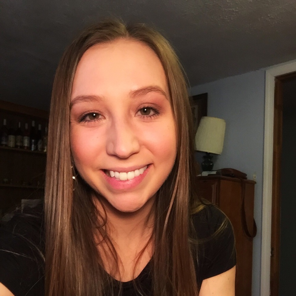 Meet your Posher, Alexis