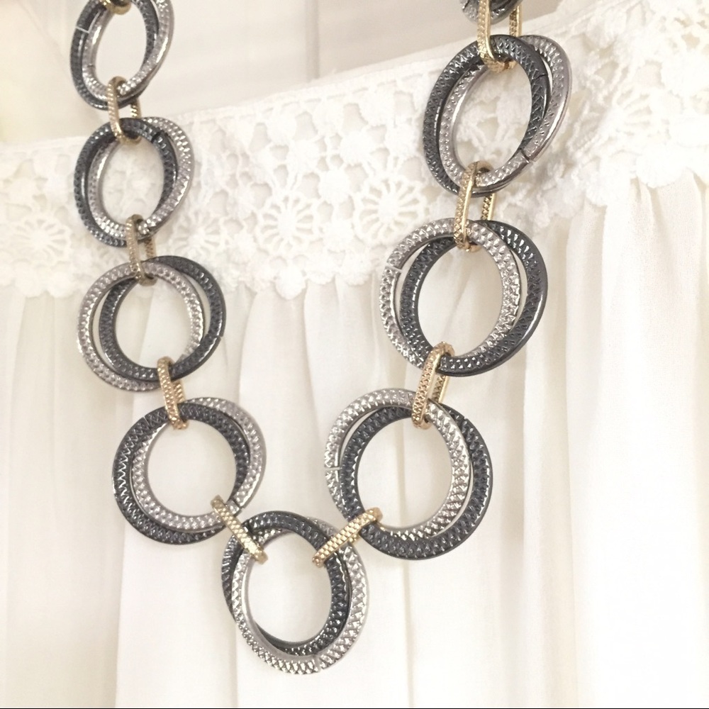 Mixed Rings Necklace - Picture 2 of 3