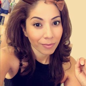 Meet your Posher, Alma