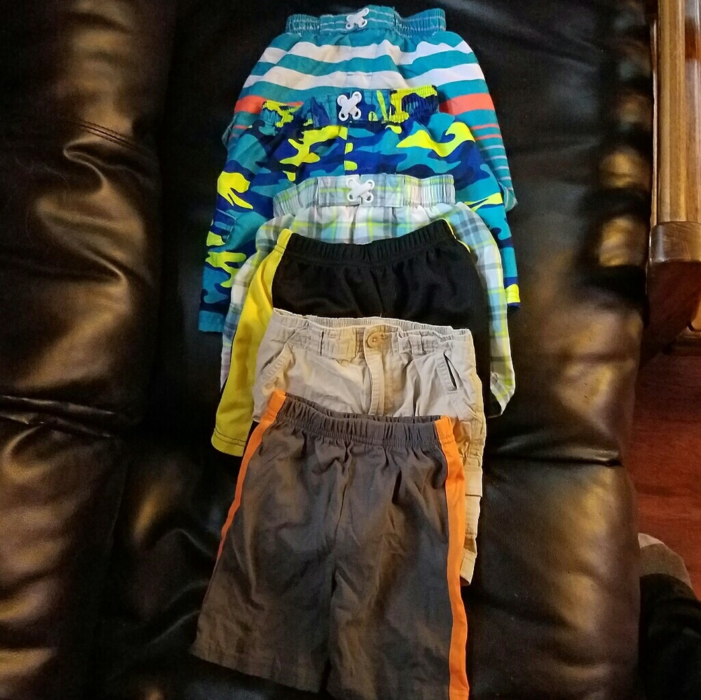 ***6 Pais of shorts***