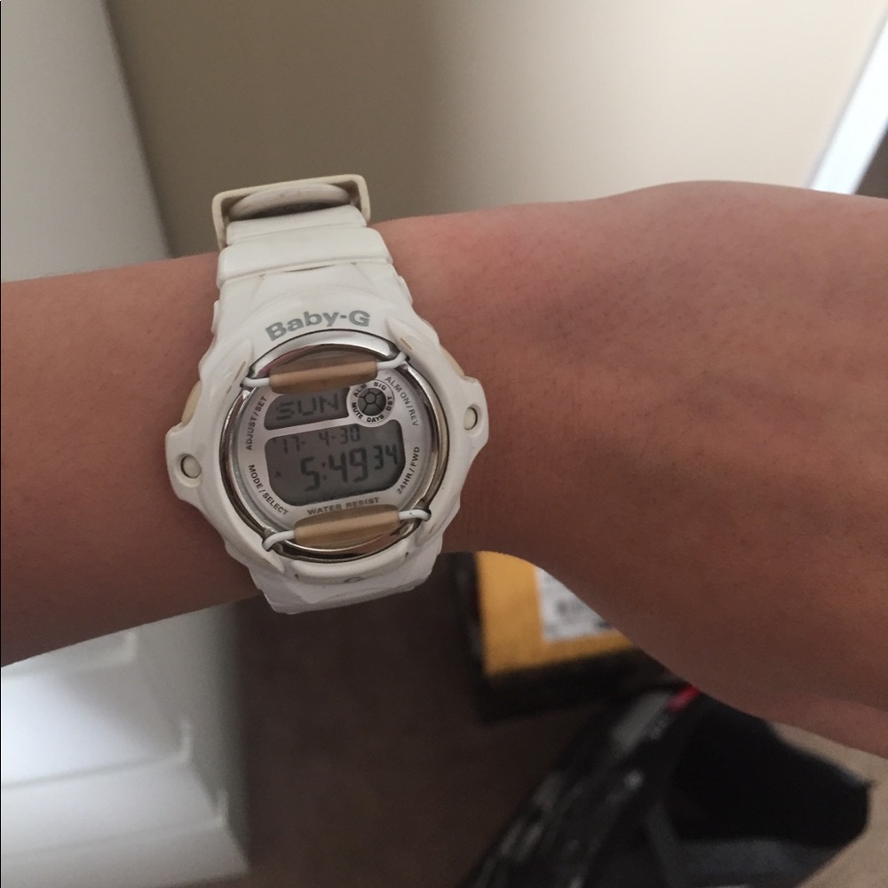 White baby g