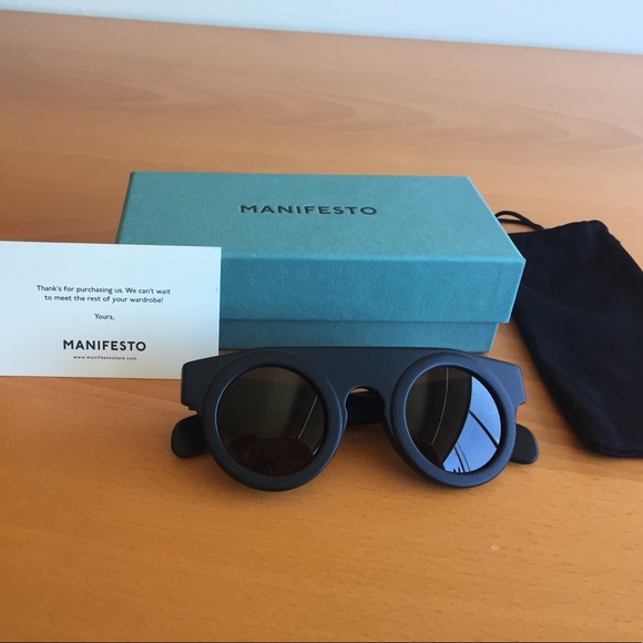 Manifesto sunglasses