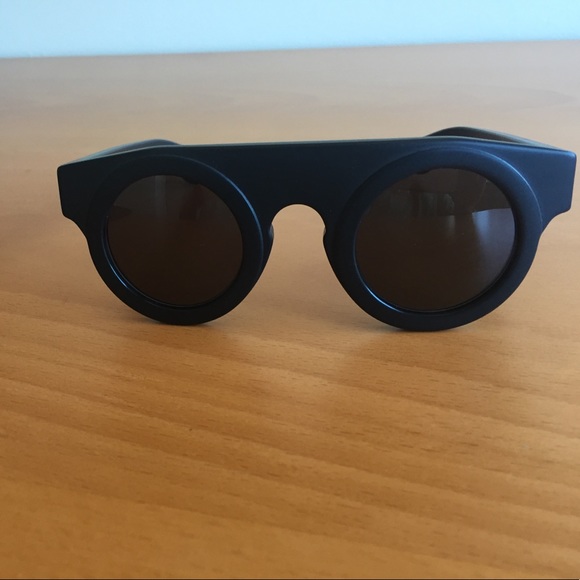 Manifesto sunglasses