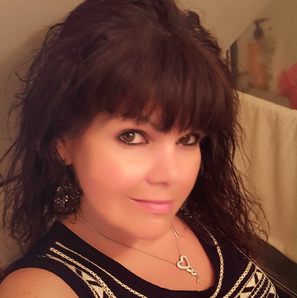 Meet your Posher, Karla - Picture 4 of 4