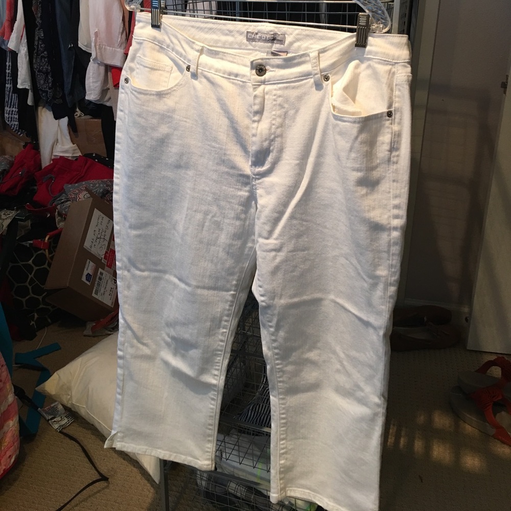 White jeans, cropped